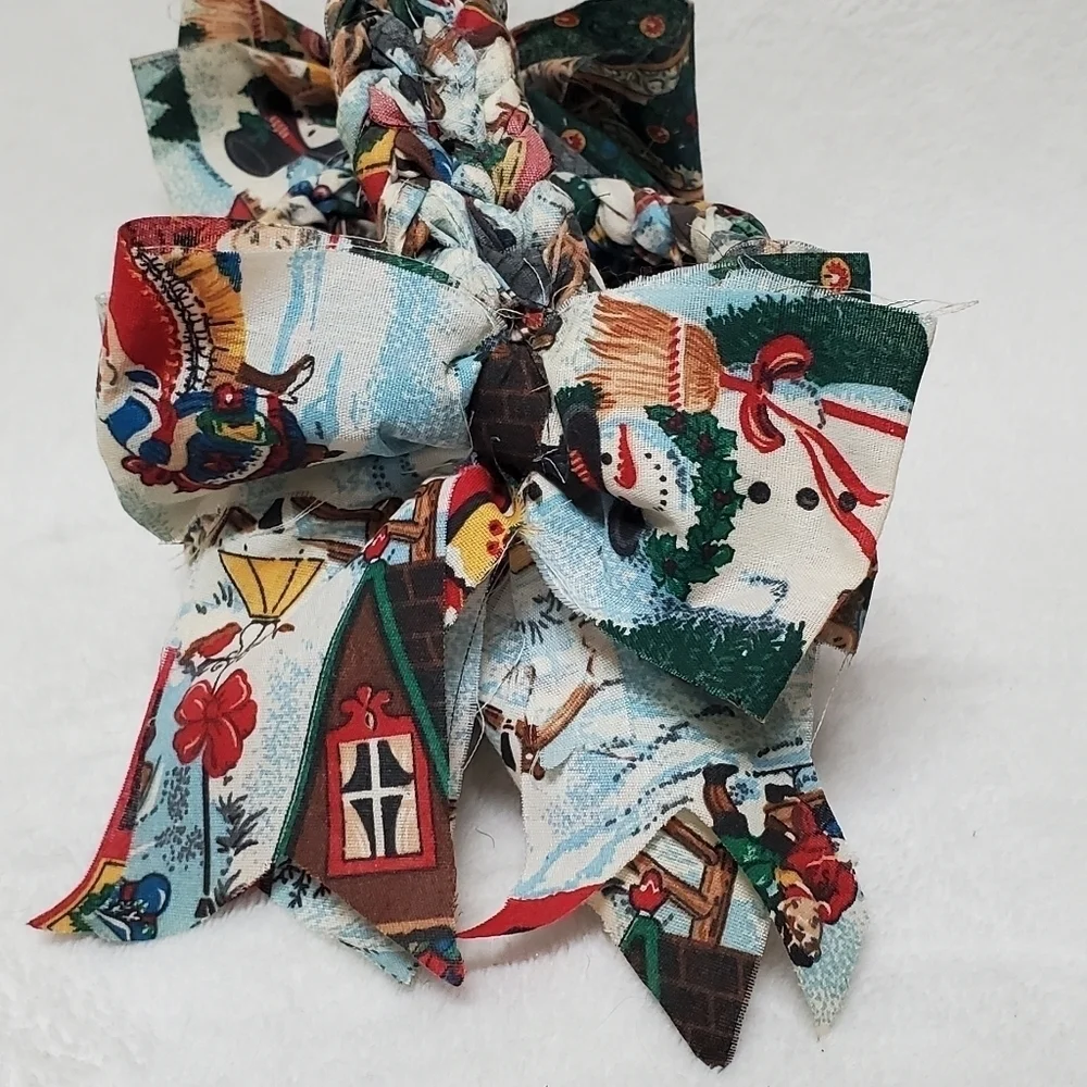 VINTAGE 70s Christmas Floral Ribbon Crochet Braided Large Side Bow Mini Baskets